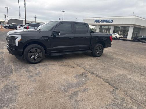 Agate Black Metallic 2022 Ford F-150 Lightning LARIAT