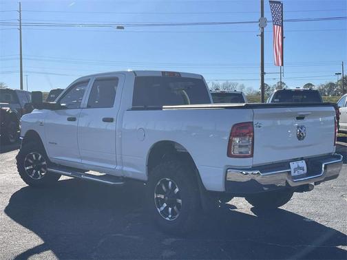 2022 RAM 2500 Tradesman Crew Cab 4x4 6'4' Box