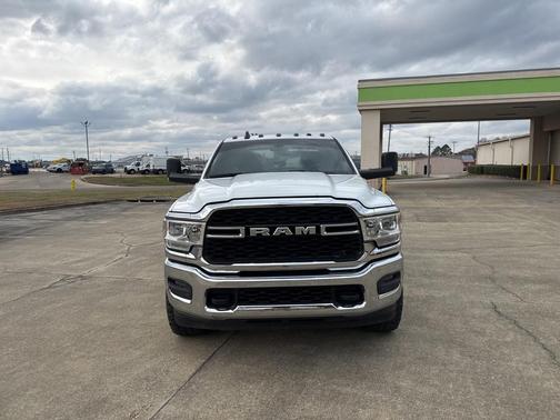 2022 RAM 2500 Tradesman Crew Cab 4x4 6'4' Box