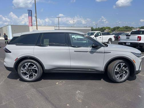 Gray Matter Metallic Clearcoat 2026 Lincoln Nautilus Premiere