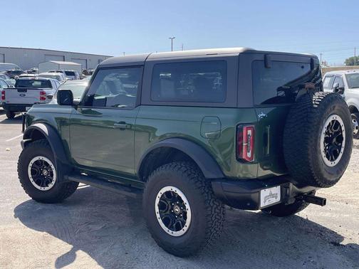 Eruption Green Metallic 2023 Ford Bronco Outer Banks