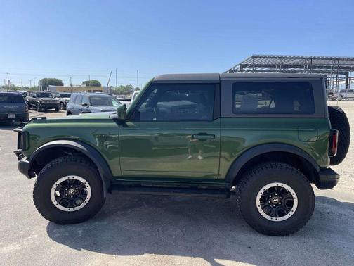 Eruption Green Metallic 2023 Ford Bronco Outer Banks