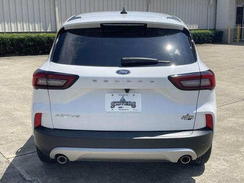 Oxford White 2025 Ford Escape Active