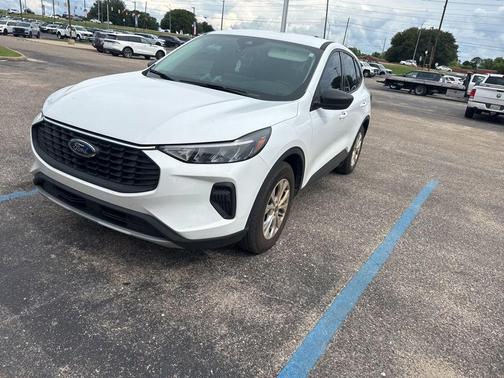 Oxford White 2025 Ford Escape Active