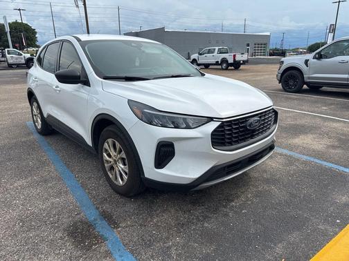 Oxford White 2025 Ford Escape Active