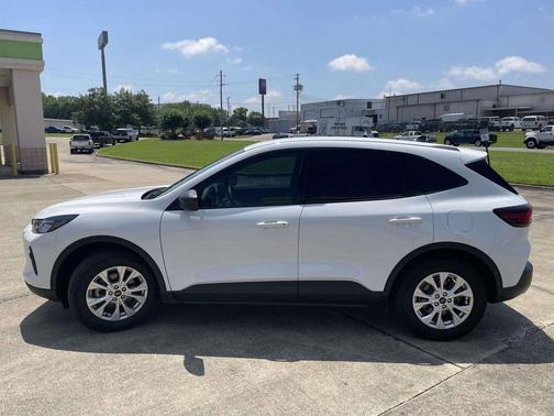 Oxford White 2025 Ford Escape Active