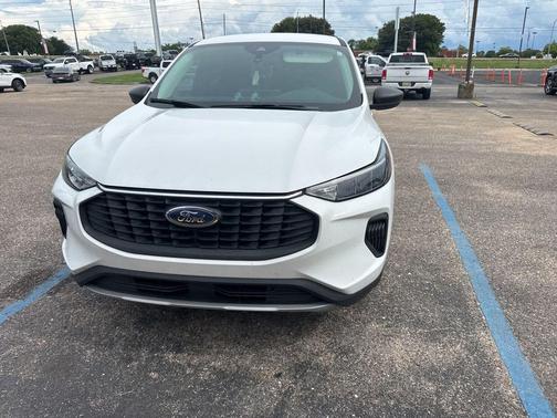 Oxford White 2025 Ford Escape Active