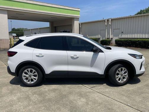 Oxford White 2025 Ford Escape Active