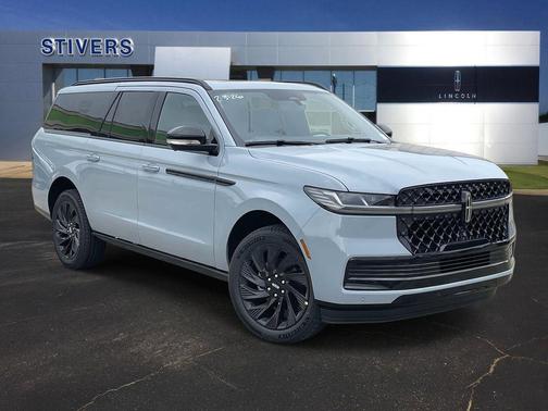 Gray Mist Metallic Tri-Coat 2026 Lincoln Navigator Reserve