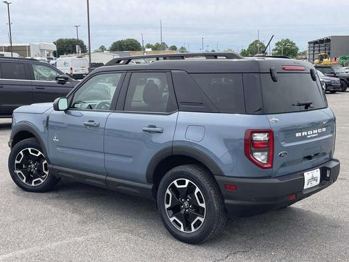 Azure Gray Metallic Tri-Coat 2024 Ford Bronco Sport Outer Banks
