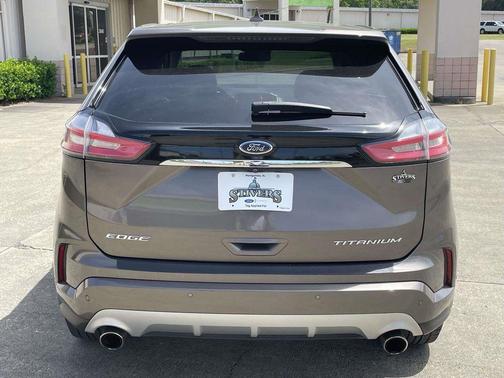 Stone Gray Metallic 2019 Ford Edge Titanium