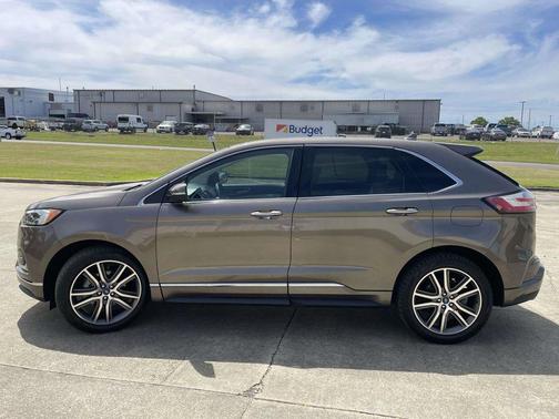 Stone Gray Metallic 2019 Ford Edge Titanium