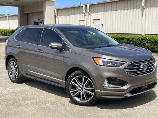 Stone Gray Metallic 2019 Ford Edge Titanium