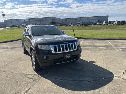 Brilliant Black Crystal Pearlcoat 2013 Jeep Grand Cherokee Overland