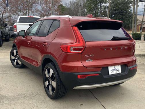 2019 Volvo XC40 T4 Momentum