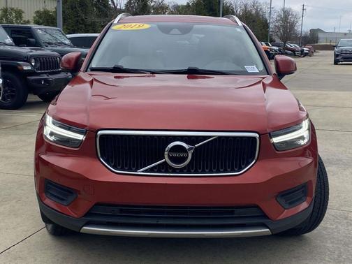 2019 Volvo XC40 T4 Momentum