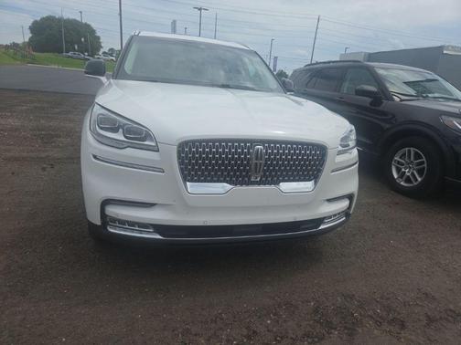 White 2022 Lincoln Aviator Reserve AWD