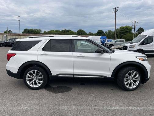 Star White Metallic Tri-Coat 2023 Ford Explorer Platinum