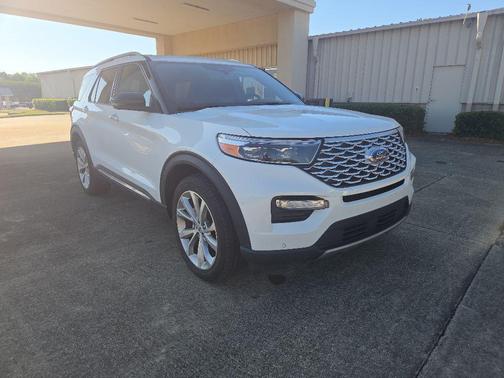 Star White Metallic Tri-Coat 2023 Ford Explorer Platinum