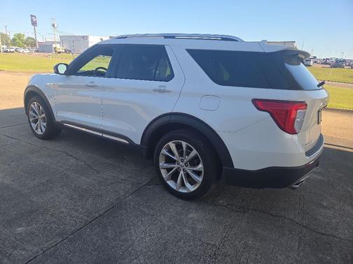 Star White Metallic Tri-Coat 2023 Ford Explorer Platinum