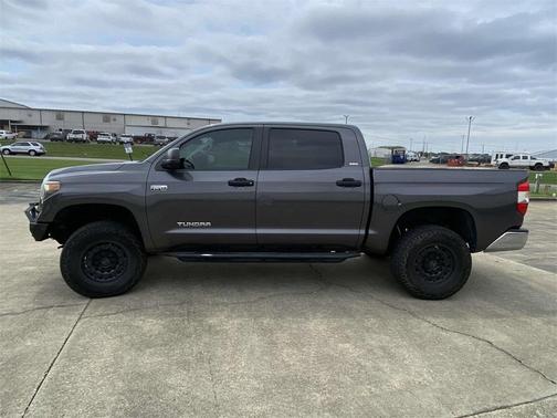 2018 Toyota Tundra SR5