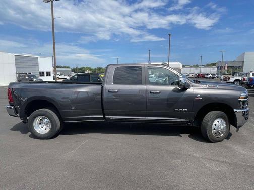 Granite Crystal Metallic Clearcoat 2026 RAM 3500 Laramie Crew Cab 4x4 8' Box