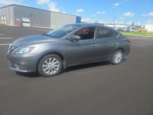 Gun Metallic 2018 Nissan Sentra SV