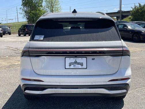 White Platinum Metallic Tri-Coat 2026 Lincoln Nautilus Reserve