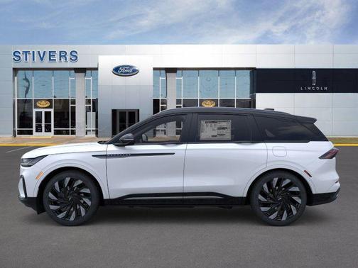 White Platinum Metallic Tri-Coat 2026 Lincoln Nautilus Reserve