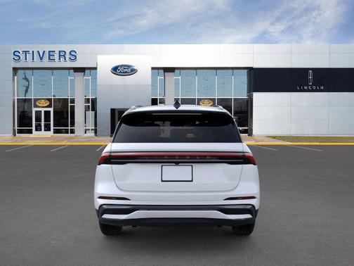 White Platinum Metallic Tri-Coat 2026 Lincoln Nautilus Reserve