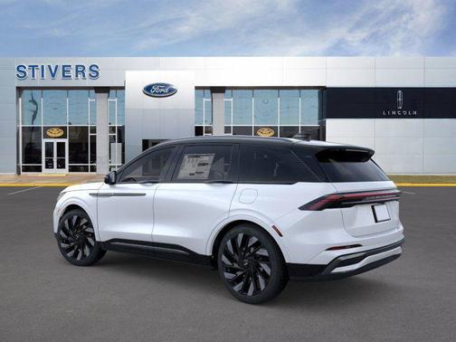 White Platinum Metallic Tri-Coat 2026 Lincoln Nautilus Reserve