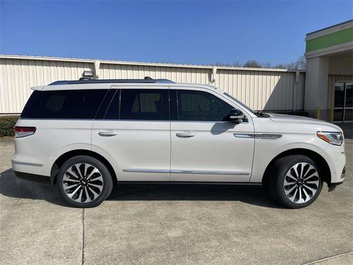2023 Lincoln Navigator Reserve