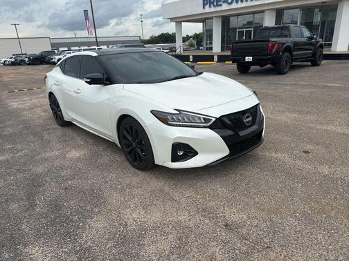 Pearl White Tricoat 2023 Nissan Maxima SR Xtronic CVT