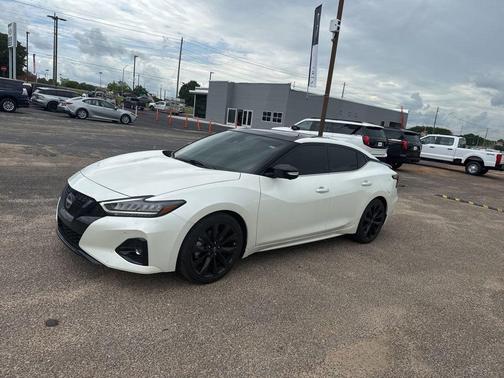 Pearl White Tricoat 2023 Nissan Maxima SR Xtronic CVT