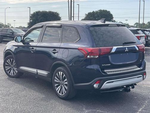 2020 Mitsubishi Outlander SE