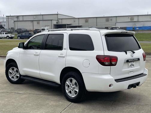 2020 Toyota Sequoia SR5