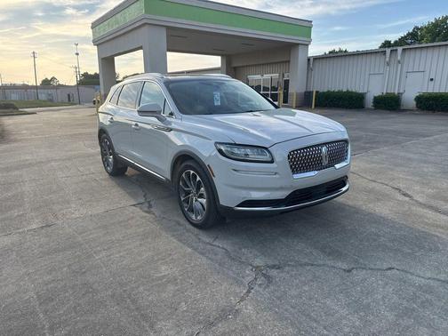 Ceramic Pearl Metallic Tinted Clearcoat 2022 Lincoln Nautilus Reserve