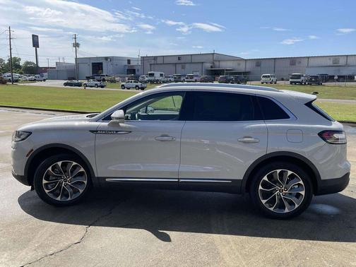 Ceramic Pearl Metallic Tinted Clearcoat 2022 Lincoln Nautilus Reserve