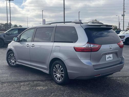 2018 Toyota Sienna XLE