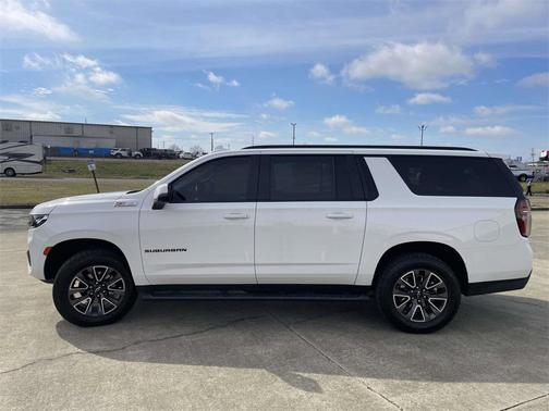 2023 Chevrolet Suburban 4WD Z71