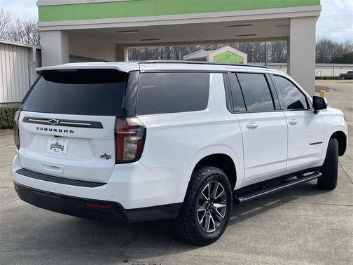 2023 Chevrolet Suburban 4WD Z71
