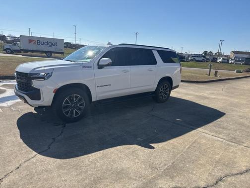 2023 Chevrolet Suburban 4WD Z71