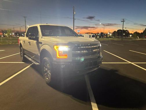 White Platinum Metallic Tri-Coat 2017 Ford F-150 Lariat