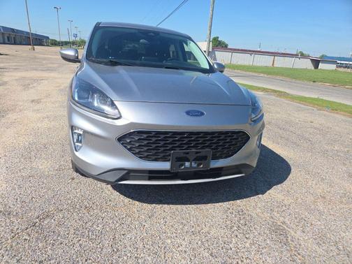 Silver Metallic 2022 Ford Escape SEL
