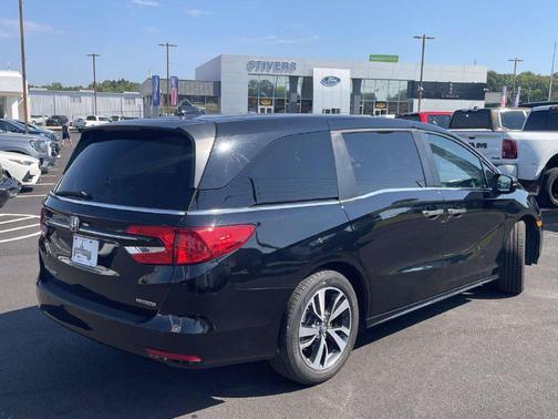 Crystal Black Pearl 2022 Honda Odyssey Touring