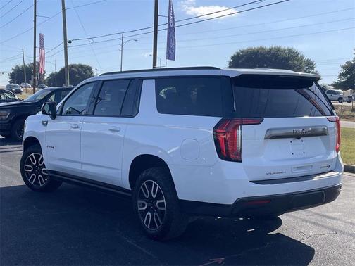 2021 GMC Yukon XL 4WD AT4