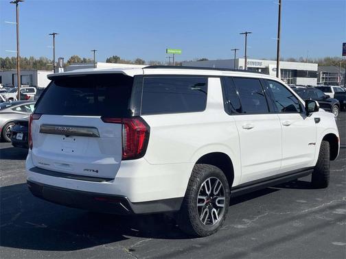 2021 GMC Yukon XL 4WD AT4