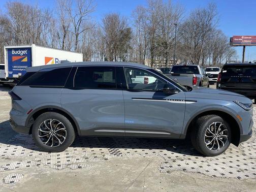 Whisper Blue Metallic Clearcoat 2026 Lincoln Nautilus Premiere