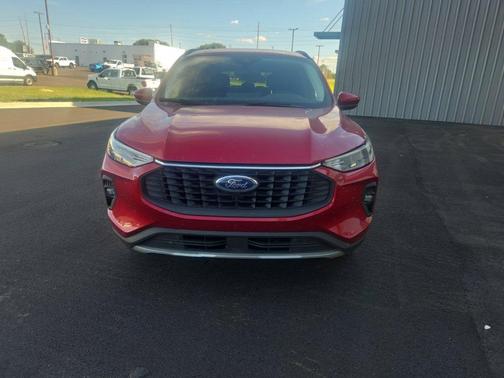 Rapid Red Metallic Tinted Clearcoat 2025 Ford Escape PHEV SE