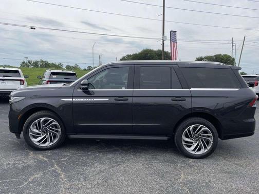 Starlight Gray Premium Colorant 2026 Lincoln Navigator Premiere